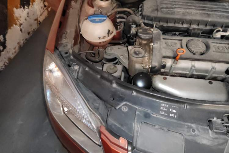 Used Skoda Fabia 2009 1.6L Automatic Crystal Edition Engine Bay Right