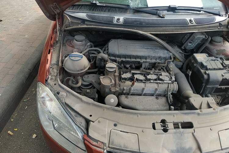 Used Skoda Fabia 2009 1.4L Automatic Crystal Edition Engine Bay Right