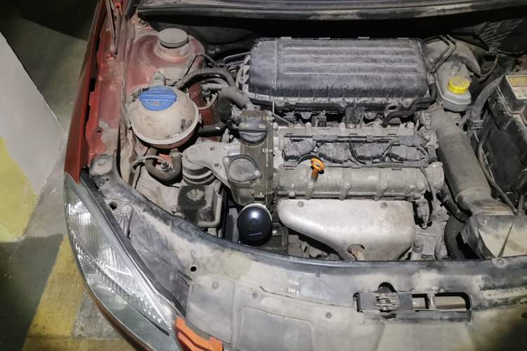Used Skoda Fabia 2009 1.4L Automatic Crystal Edition Engine Bay Right
