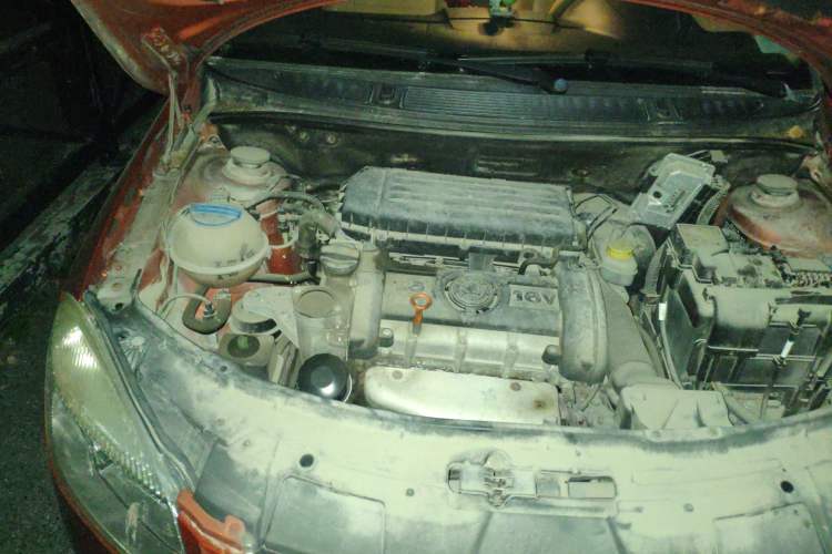Used Skoda Fabia 2009 1.6L Automatic Crystal Edition Engine Bay Right