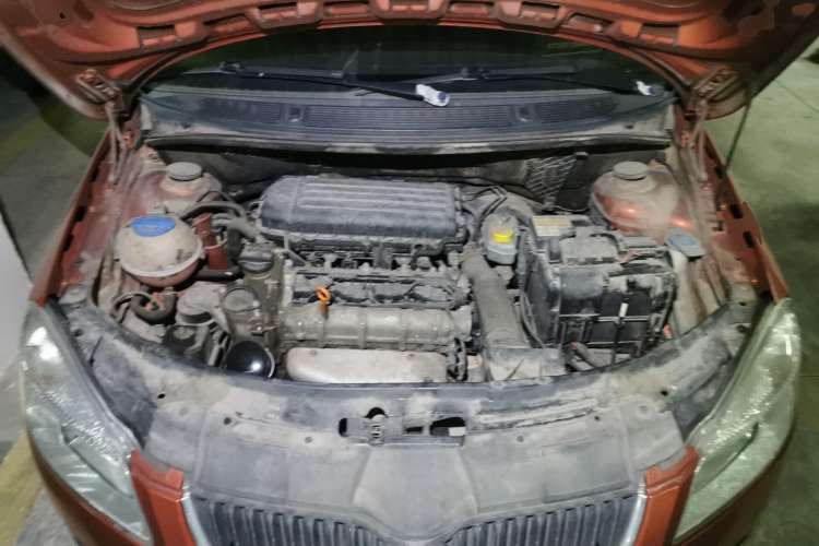 Used Skoda Fabia 2009 1.4L Automatic Crystal Edition Engine Bay