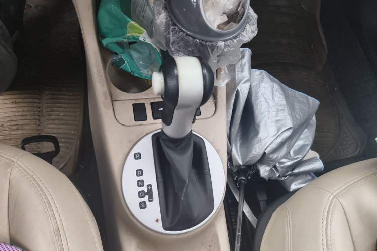 Used Skoda Fabia 2009 1.6L Automatic Crystal Edition Gear Lever