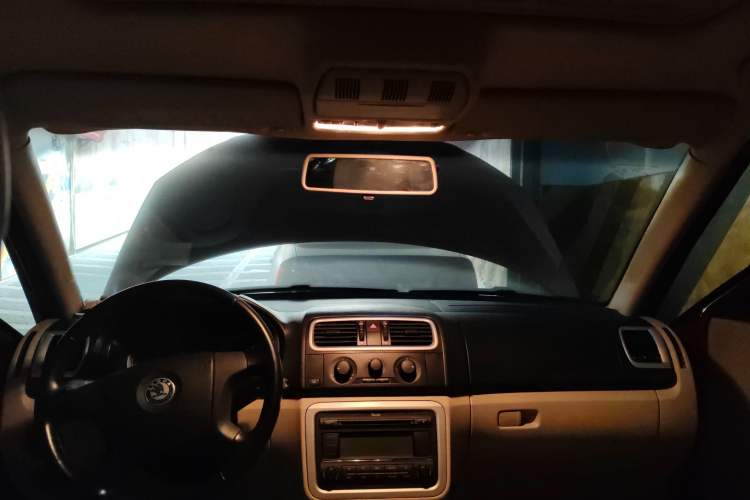 Used Skoda Fabia 2009 1.6L Automatic Crystal Edition Headliner