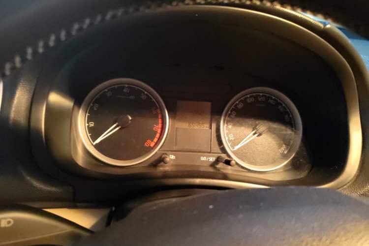 Used Skoda Fabia 2009 1.6L Automatic Crystal Edition Instrument Cluster