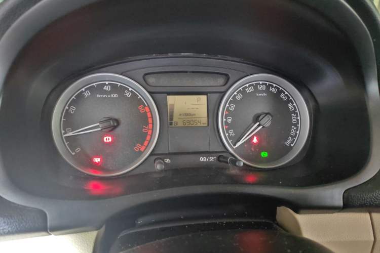Used Skoda Fabia 2009 1.6L Automatic Crystal Edition Instrument Cluster