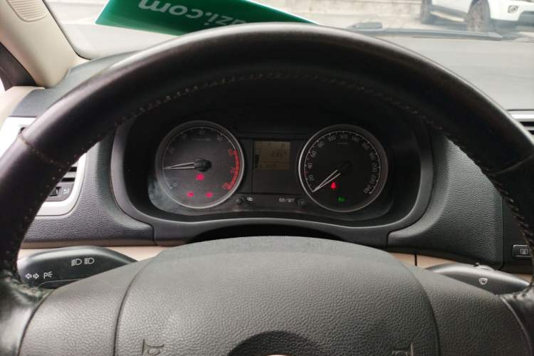 Used Skoda Fabia 2009 1.6L Automatic Crystal Edition Instrument Cluster