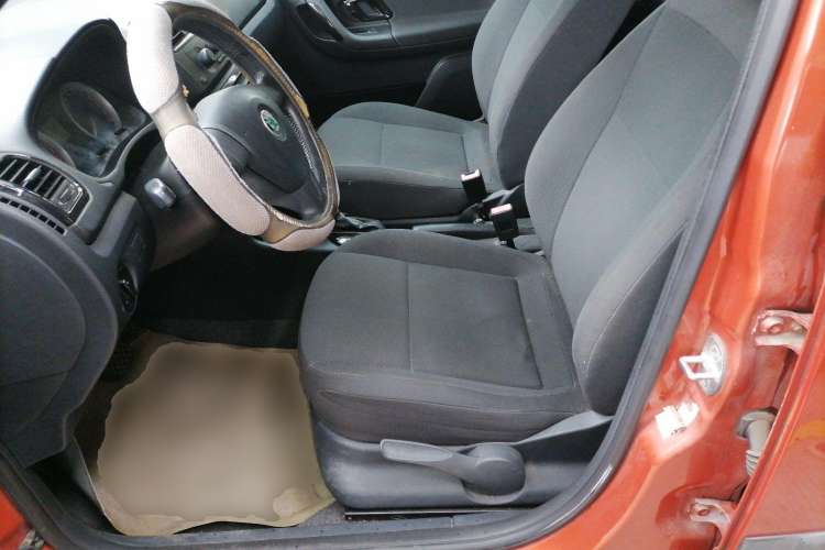 Used Skoda Fabia 2009 1.6L Automatic Crystal Edition Left Front Seat
