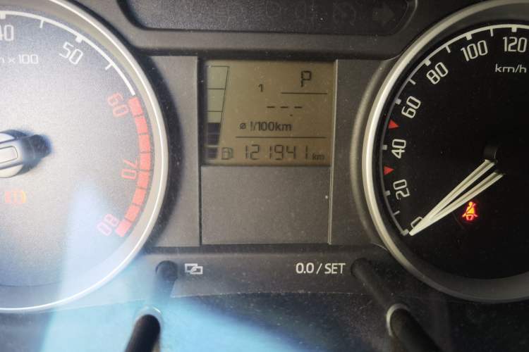 Used Skoda Fabia 2009 1.6L Automatic Crystal Edition Odometer Close Up