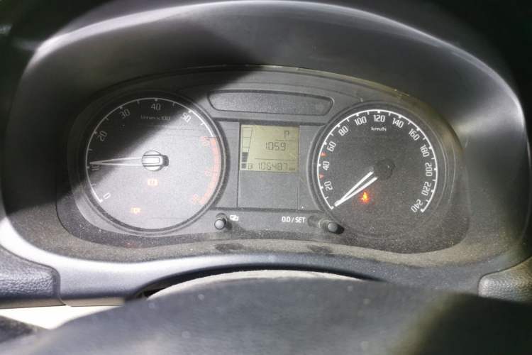 Used Skoda Fabia 2009 1.4L Automatic Crystal Edition Odometer Close Up