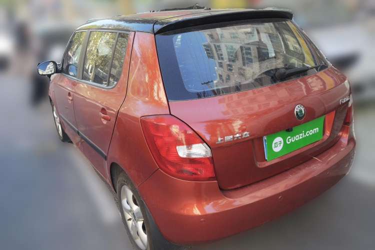 Used Skoda Fabia 2009 1.6L Automatic Crystal Edition Rear Left 45 Deg