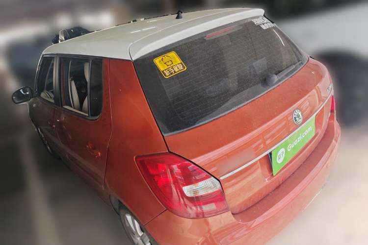 Used Skoda Fabia 2009 1.6L Automatic Crystal Edition Rear Left 45 Deg