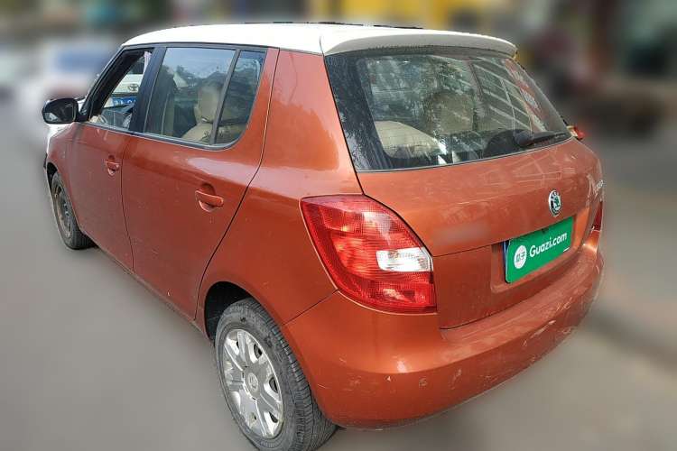 Used Skoda Fabia 2009 1.4L Automatic Crystal Edition Rear Left 45 Deg