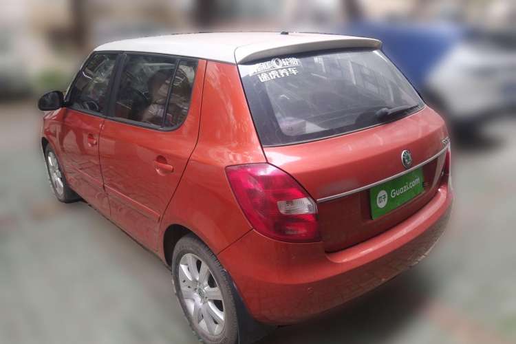 Used Skoda Fabia 2009 1.6L Automatic Crystal Edition Rear Left 45 Deg