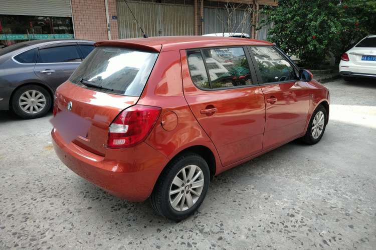 Used Skoda Fabia 2009 1.4L Automatic Crystal Edition Rear Right 45 Deg