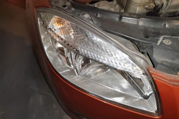 Used Skoda Fabia 2009 1.6L Automatic Crystal Edition Right Front Headlight