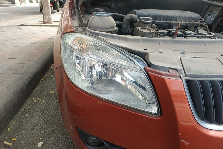 Used Skoda Fabia 2009 1.4L Automatic Crystal Edition Right Front Headlight