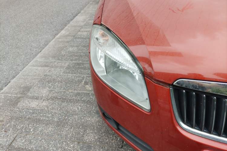 Used Skoda Fabia 2009 1.6L Automatic Crystal Edition Right Front Headlight
