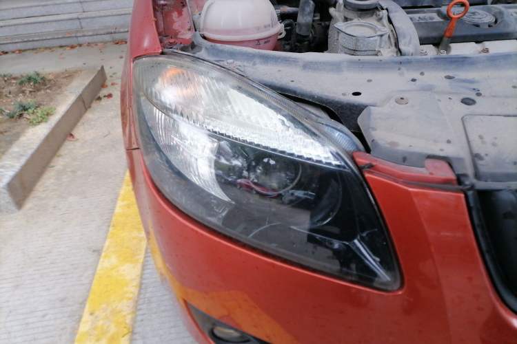 Used Skoda Fabia 2009 1.6L Automatic Crystal Edition Right Front Headlight