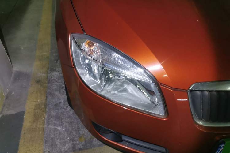 Used Skoda Fabia 2009 1.4L Automatic Crystal Edition Right Front Headlight