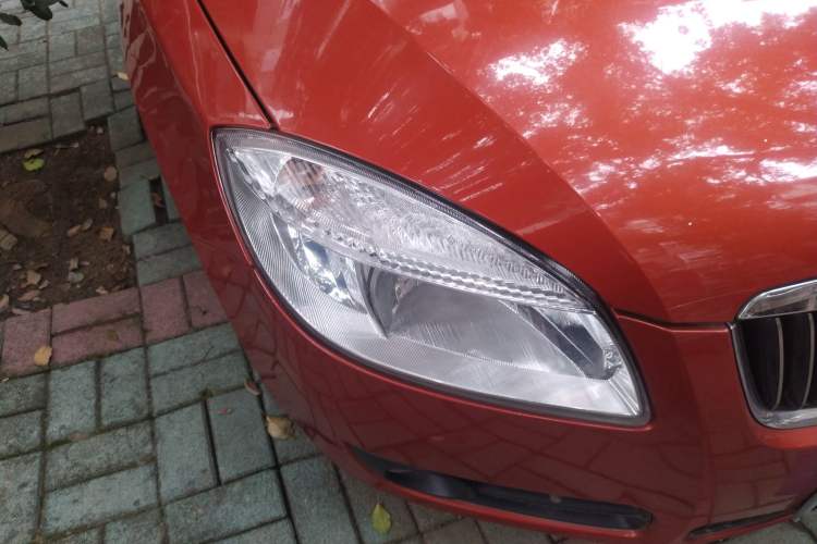 Used Skoda Fabia 2009 1.6L Automatic Crystal Edition Right Front Headlight