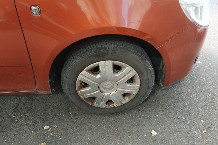 Used Skoda Fabia 2009 1.4L Automatic Crystal Edition Right Front Wheel Hub