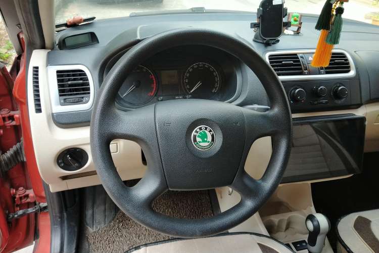 Used Skoda Fabia 2009 1.4L Automatic Crystal Edition Steering Wheel