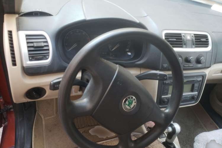 Used Skoda Fabia 2009 1.4L Automatic Crystal Edition Steering Wheel