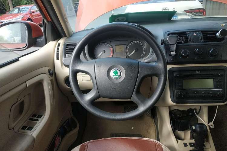Used Skoda Fabia 2009 1.4L Automatic Crystal Edition Steering Wheel