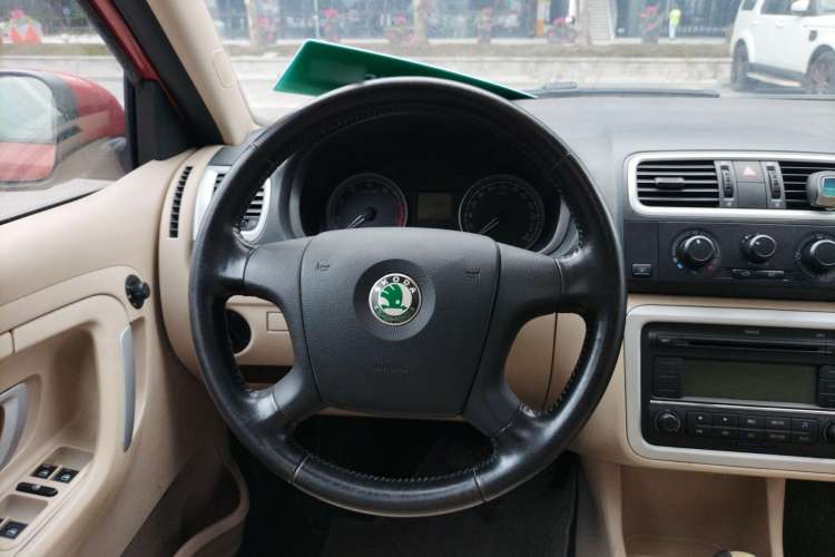 Used Skoda Fabia 2009 1.6L Automatic Crystal Edition Steering Wheel