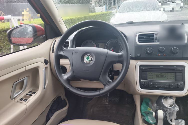 Used Skoda Fabia 2009 1.6L Automatic Crystal Edition Steering Wheel