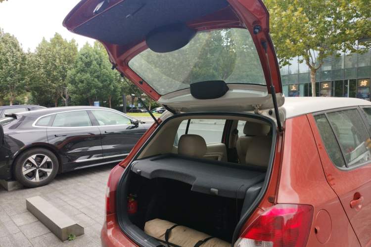 Used Skoda Fabia 2009 1.6L Automatic Crystal Edition Trunk