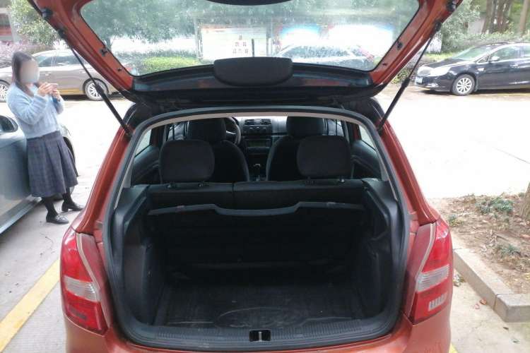 Used Skoda Fabia 2009 1.6L Automatic Crystal Edition Trunk
