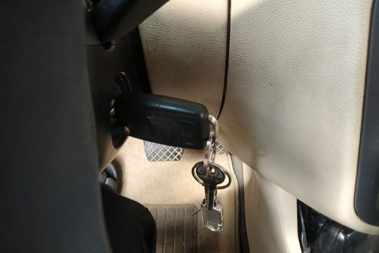 Used Skoda Fabia 2009 1.4L Automatic Crystal Edition Vehicle Key