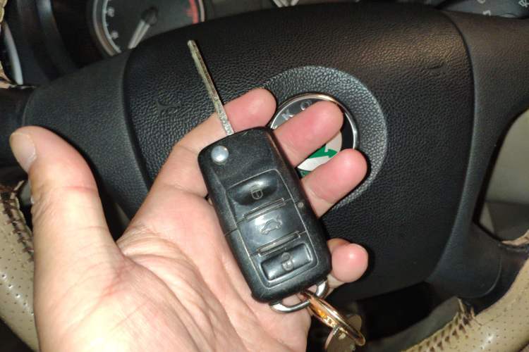 Used Skoda Fabia 2009 1.6L Automatic Crystal Edition Vehicle Key