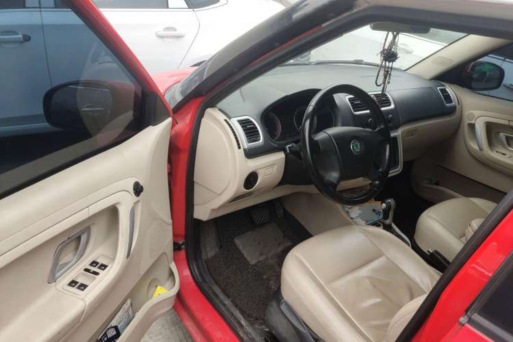 Used Skoda Fabia 2009 1.6L Automatic Crystal Edition Driver Seat