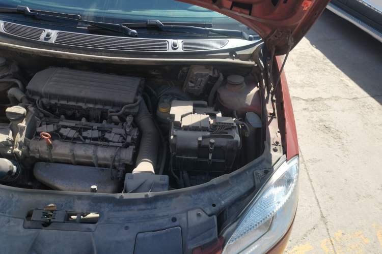 Used Skoda Fabia 2009 1.4L Automatic Crystal Edition Engine Bay Left