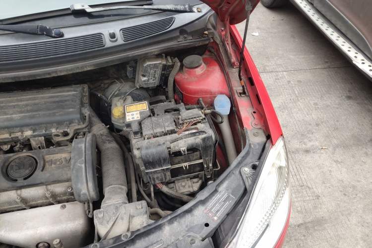 Used Skoda Fabia 2009 1.6L Automatic Crystal Edition Engine Bay Left