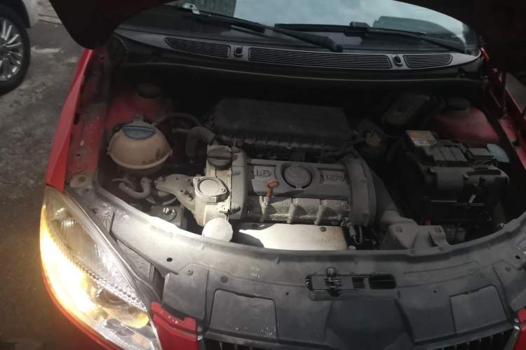 Used Skoda Fabia 2009 1.6L Automatic Crystal Edition Engine Bay Right