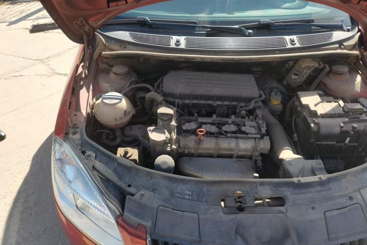 Used Skoda Fabia 2009 1.4L Automatic Crystal Edition Engine Bay Right