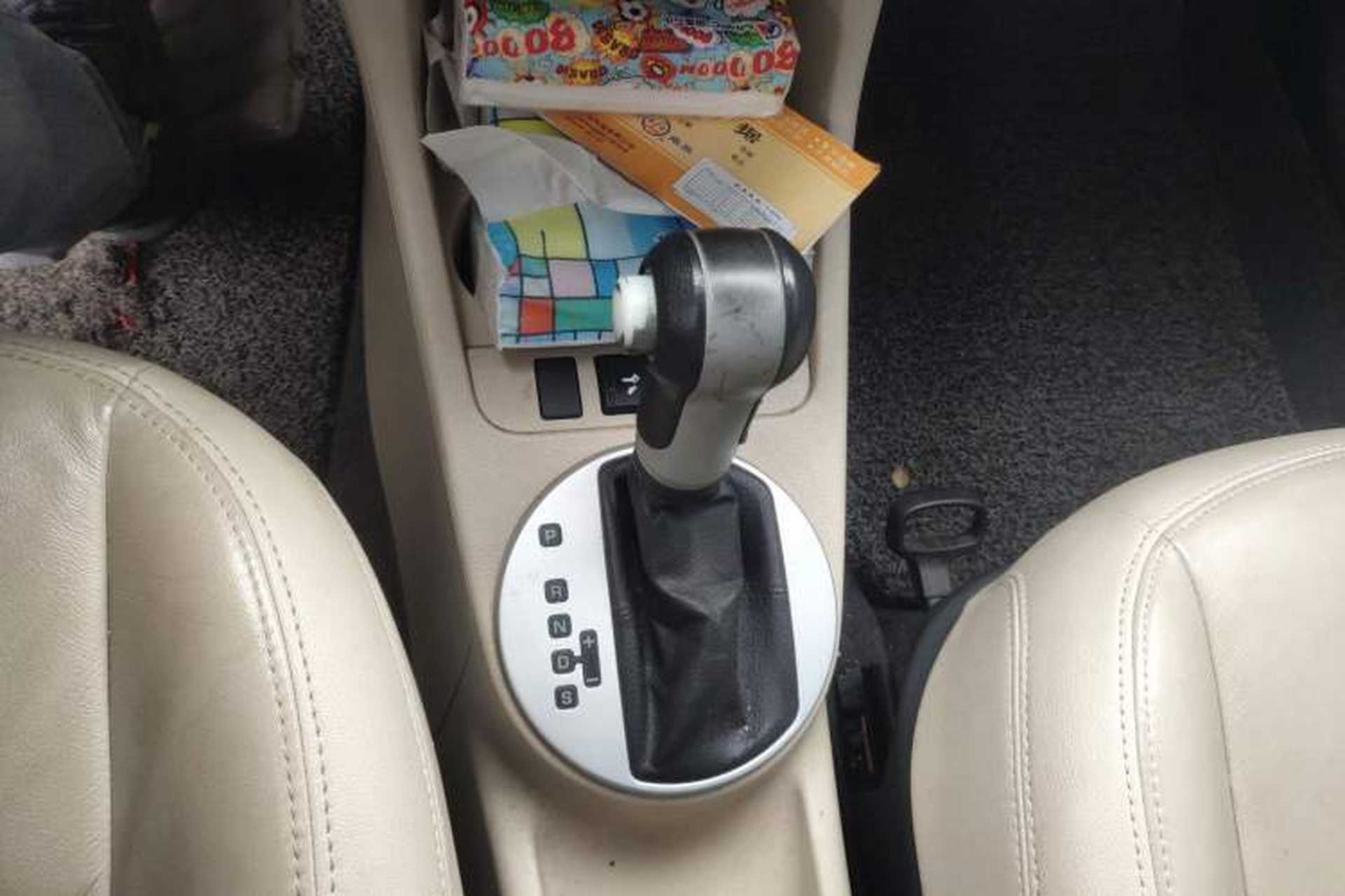 Used Skoda Fabia 2009 1.6L Automatic Crystal Edition Gear Lever