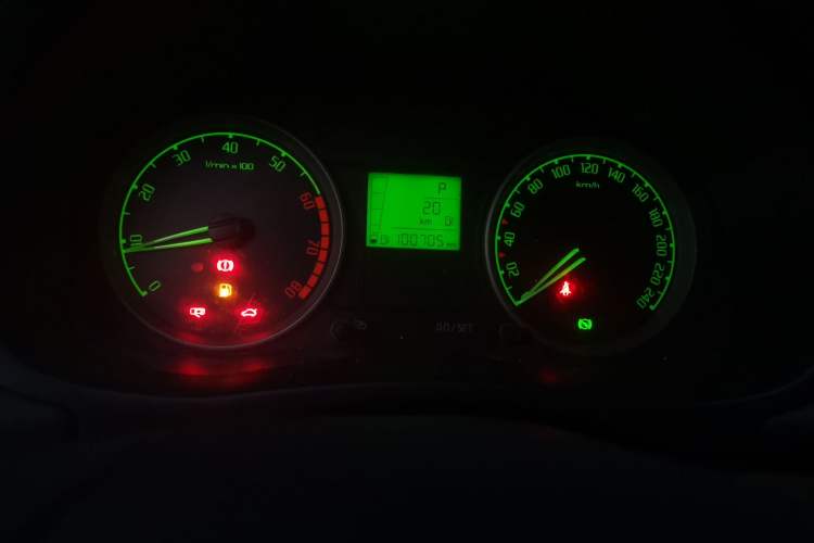 Used Skoda Fabia 2009 1.6L Automatic Crystal Edition Instrument Cluster
