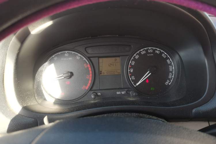 Used Skoda Fabia 2009 1.4L Automatic Crystal Edition Instrument Cluster