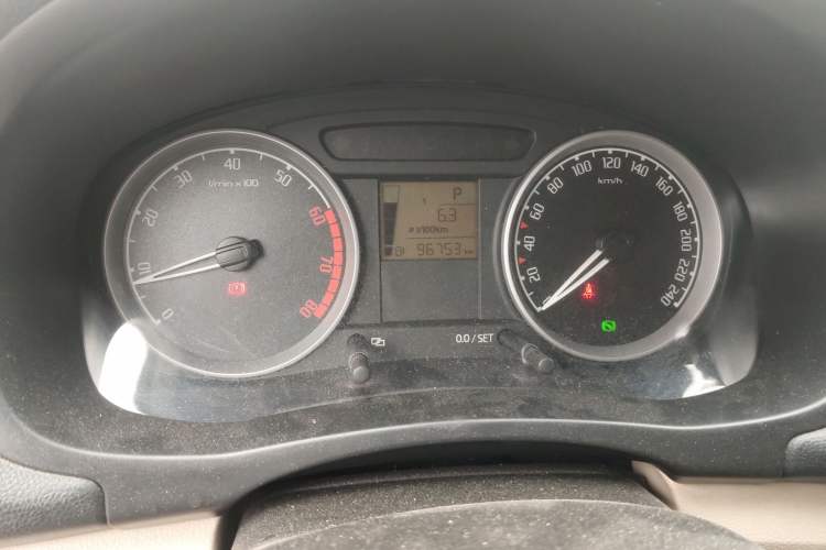 Used Skoda Fabia 2009 1.6L Automatic Crystal Edition Instrument Cluster