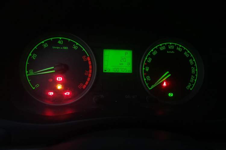 Used Skoda Fabia 2009 1.6L Automatic Crystal Edition Odometer Close Up