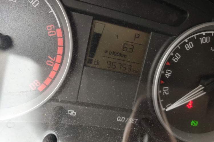 Used Skoda Fabia 2009 1.6L Automatic Crystal Edition Odometer Close Up