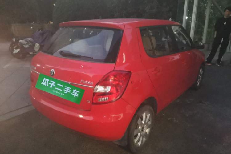 Used Skoda Fabia 2009 1.6L Automatic Crystal Edition Rear Right 45 Deg
