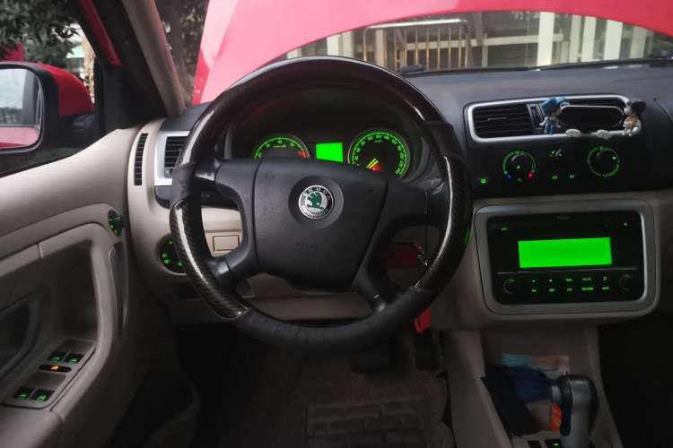 Used Skoda Fabia 2009 1.6L Automatic Crystal Edition Steering Wheel