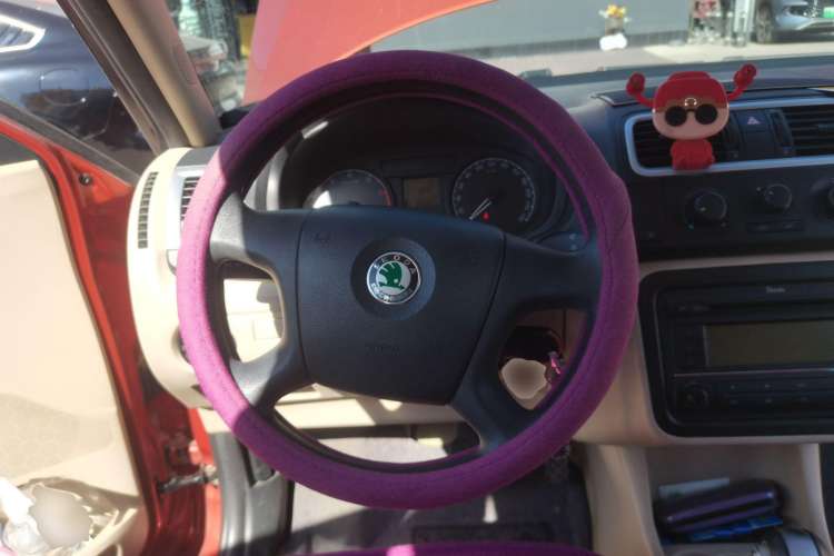 Used Skoda Fabia 2009 1.4L Automatic Crystal Edition Steering Wheel