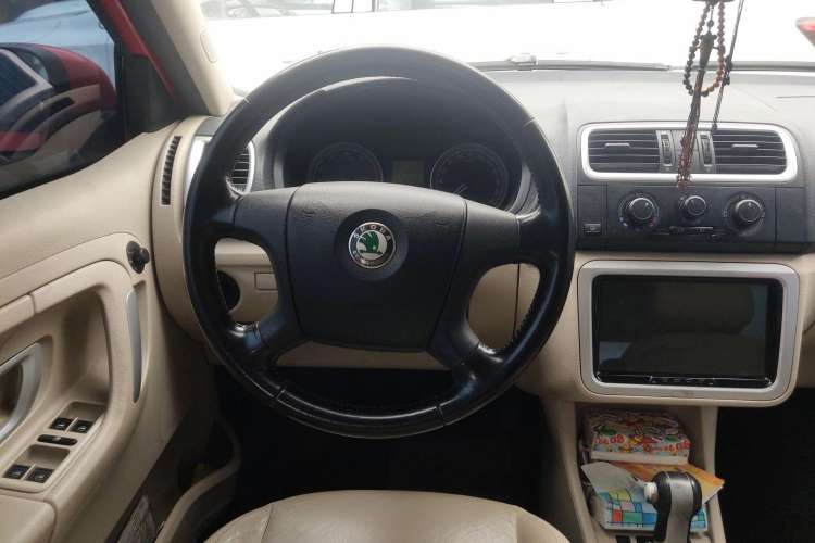 Used Skoda Fabia 2009 1.6L Automatic Crystal Edition Steering Wheel
