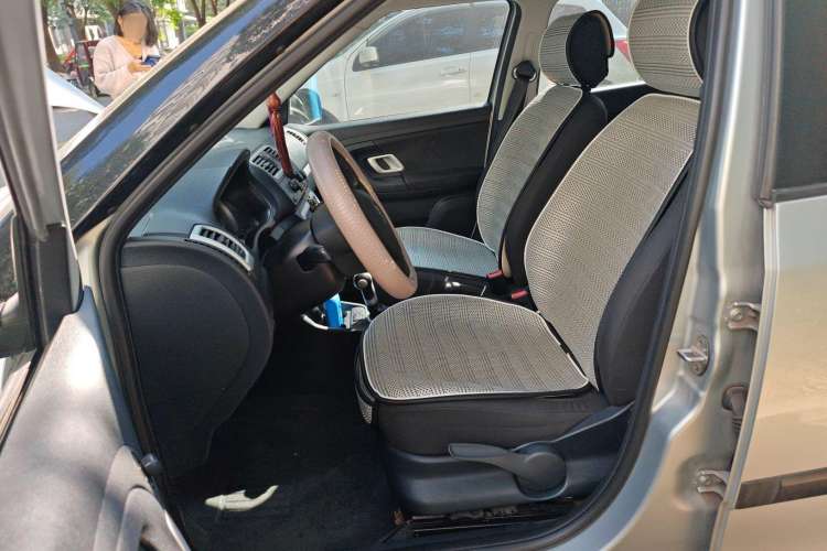 Used Skoda Fabia 2009 1.6L Automatic Crystal Edition Left Front Seat